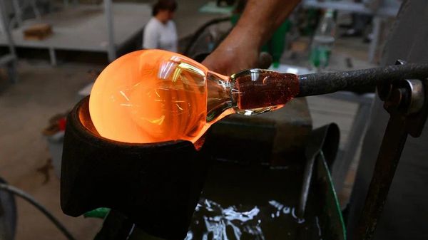 Процесс производства изделия из хрусталя - Sputnik Беларусь