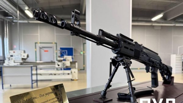 Подарочный экземпляр автомата ВСК-100Б для президента Беларуси - Sputnik Беларусь