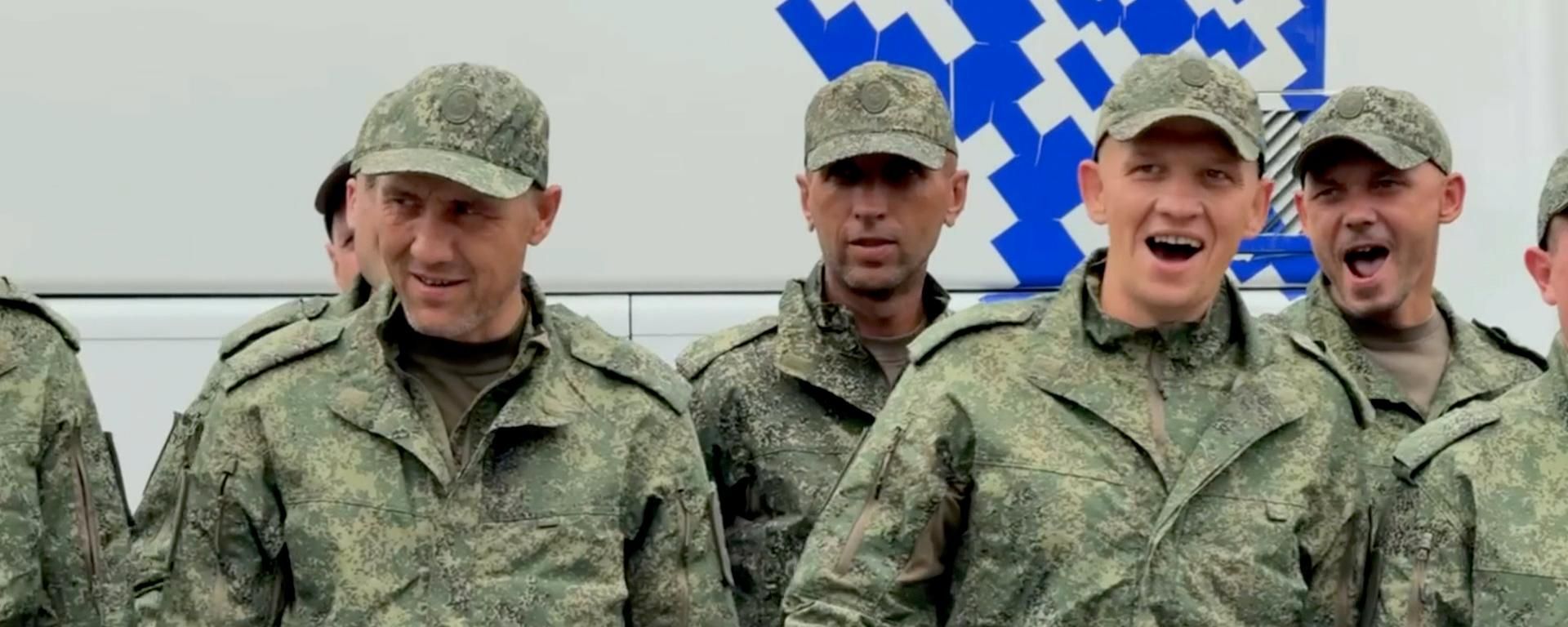 Рукі трасуцца: эмоцыі вызваленых з палону расійскіх байцоў – відэа - Sputnik Беларусь, 1920, 19.08.2026