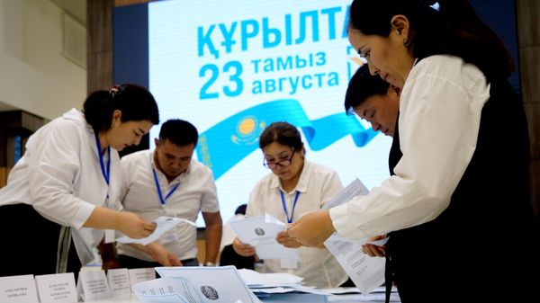 Падлік галасоў на выбарах у курултай у Казахстане - Sputnik Беларусь