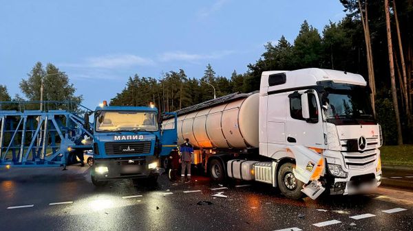 Фуры столкнулись в Минске - Sputnik Беларусь