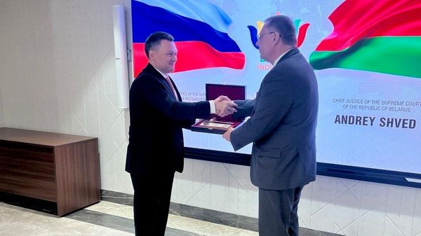 Встреча председателей верховных судов Беларуси и России Андрея Шведа и Игоря Краснова - Sputnik Беларусь