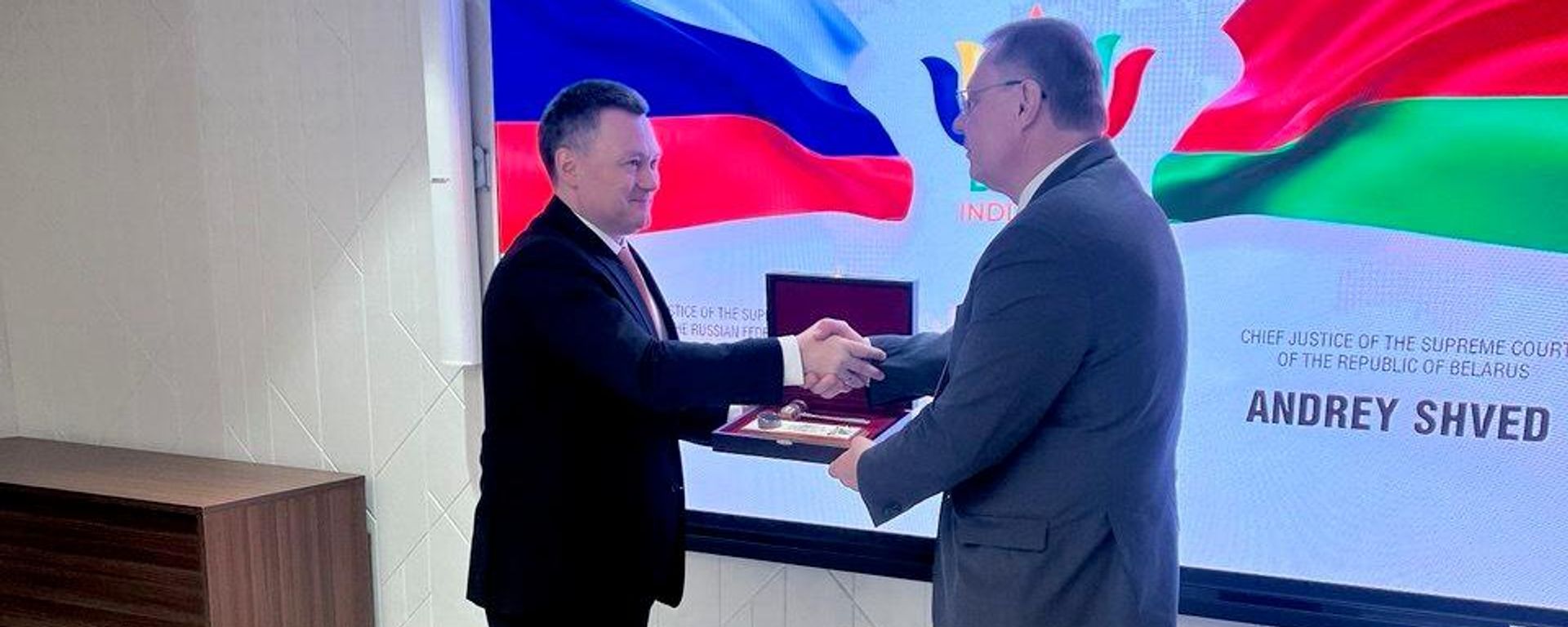 Сустрэча старшынь вярхоўных судоў Беларусі і Расіі Андрэя Шведа і Ігара Краснова - Sputnik Беларусь, 1920, 04.09.2026
