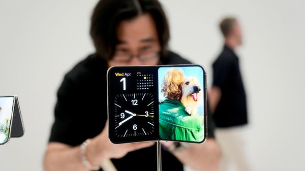 Apple представила линейку флагманских iPhone 18 и раскладной Duo - Sputnik Беларусь
