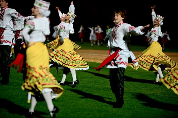 На ХII Міжнародны фестываль харэаграфічнага мастацтва "Сожскі карагод" у Гомель прыехалі артысты з васьмі краін На ХII Міжнародны фестываль харэаграфічнага мастацтва "Сожскі карагод" у Гомель прыехалі артысты з васьмі краін - Sputnik Беларусь