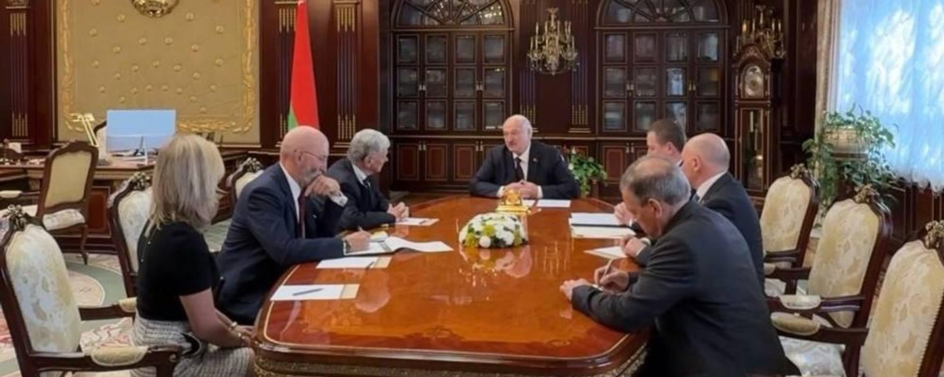 Переговоры президента Беларуси Александра Лукашенко со спецпосланником США Джоном Коулом - Sputnik Беларусь, 1920, 15.09.2026