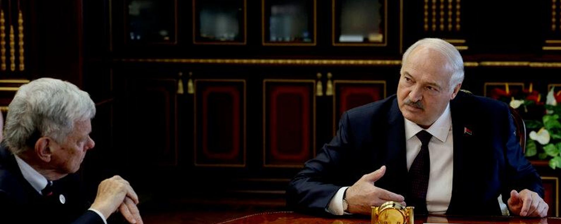Прэзідэнт Беларусі Аляксандр Лукашэнка праводзіць сустрэчу са спецпасланнікам прэзідэнта ЗША Джонам Коўлам - Sputnik Беларусь, 1920, 15.09.2026