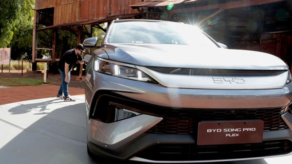Гибридный автомобиль китайского автопроизводителя - Sputnik Беларусь