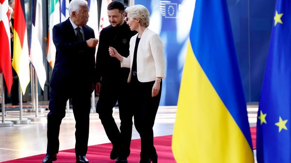 Председатель Европейского совета Антонио Коста, президент Украины Владимир Зеленский и председатель Европейской комиссии Урсула фон дер Ляйен - Sputnik Беларусь