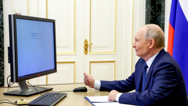 Прэзідэнт Уладзімір Пуцін прагаласаваў на выбарах дэпутатаў у Дзярждуму РФ - Sputnik Беларусь
