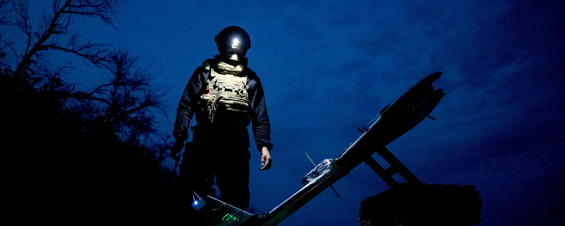 Боевая работа расчета Молнии-2 отряда БПЛА Контора группировки войск Запад  - Sputnik Беларусь, 1920, 19.09.2026