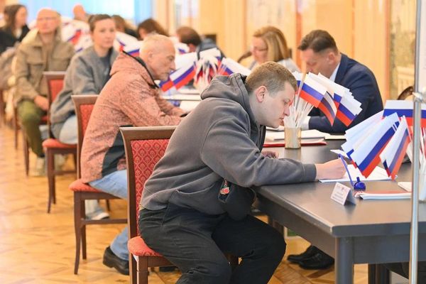 Выборы в Госдуму на избирательном участке в Беларуси - Sputnik Беларусь