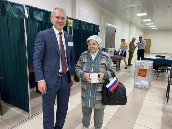Расіянка Яўгенія Карчагіна прагаласавала ў Бабруйску, сёлета ёй спаўняецца 90 гадоў. - Sputnik Беларусь