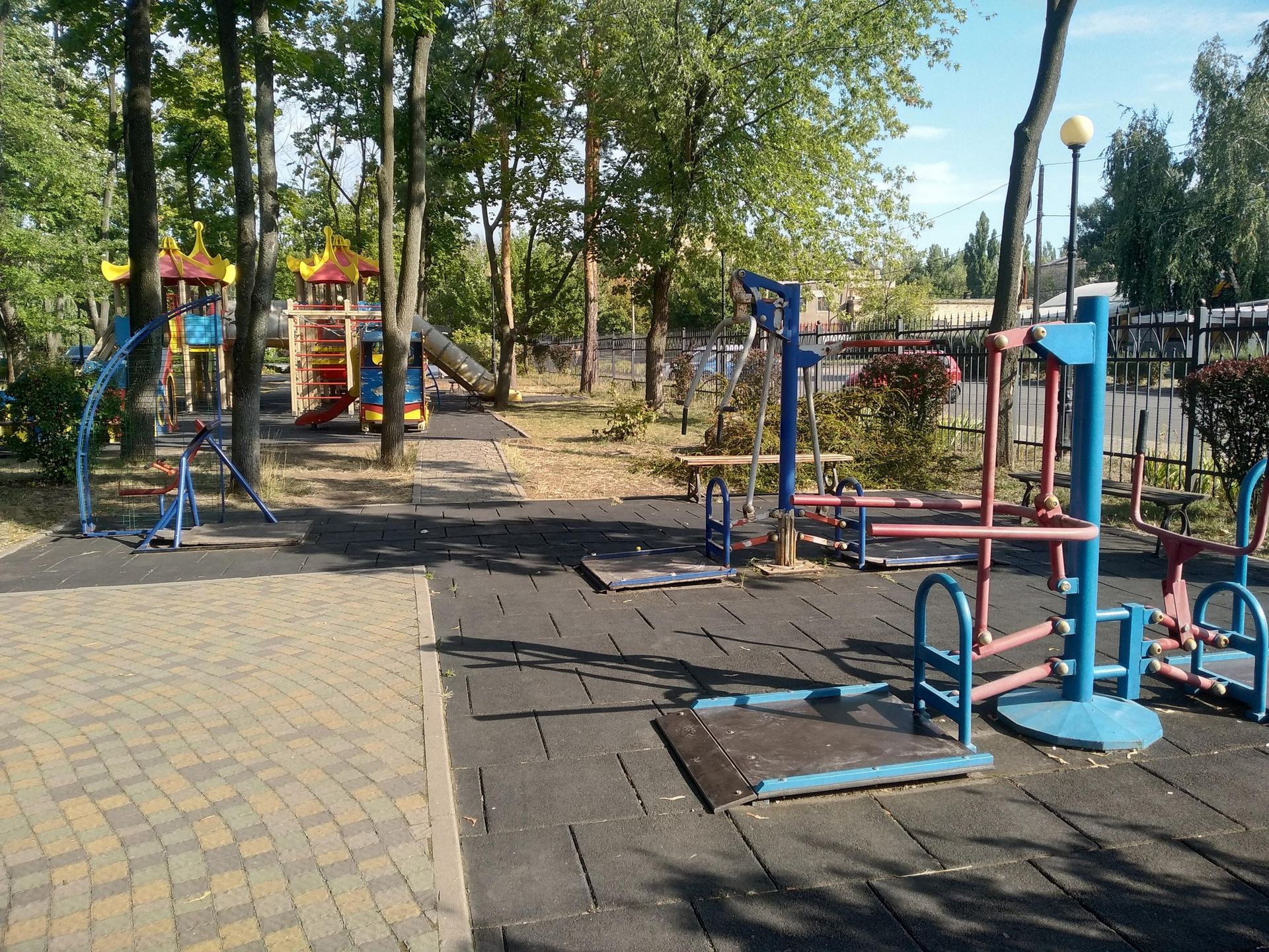 Парк со спортплощадкой в Горловке Парк со спортплощадкой в Горловке - Sputnik Беларусь, 1920, 20.09.2026