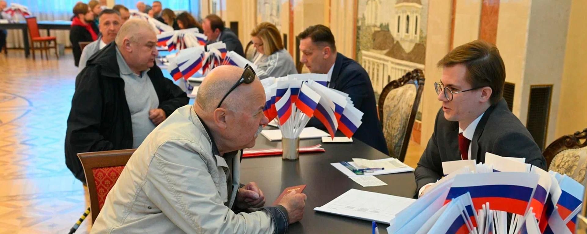 Ад Брэста да Віцебска: Расіяне галасуюць у Беларусі – відэа - Sputnik Беларусь, 1920, 20.09.2026