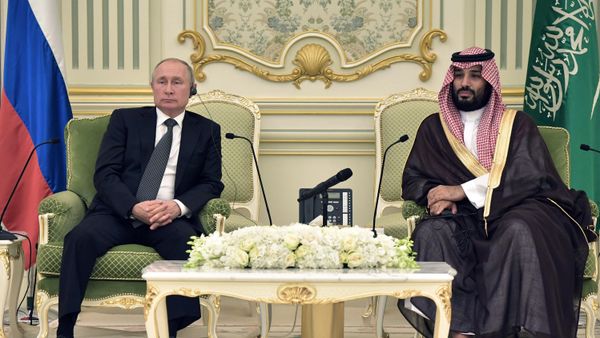  Президент РФ Владимир Путин и наследный принц Саудовской Аравии Мухаммед бен Сальман аль Сауд - Sputnik Беларусь