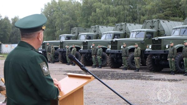 Сорок модернизированных автомобилей понтонно-мостового парка получила 188-й гвардейская инженерная бригада, сообщили в Министерстве обороны Беларуси. 
  - Sputnik Беларусь