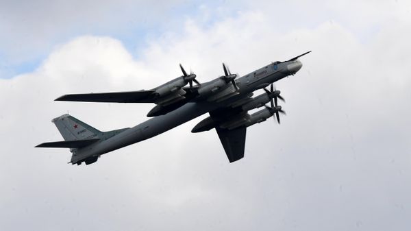 Стратегический бомбардировщик-ракетоносец Ту-95МС, архивное фото - Sputnik Беларусь