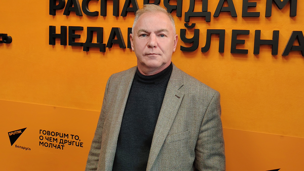 Петров: как фронтовое братство помогает воспитывать детей, оставшихся без отцов - Sputnik Беларусь
