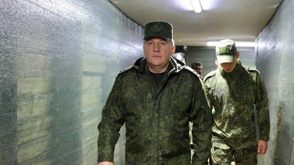 Министр обороны Беларуси Виктор Хренин посетил учения Центр-2026 в России - Sputnik Беларусь
