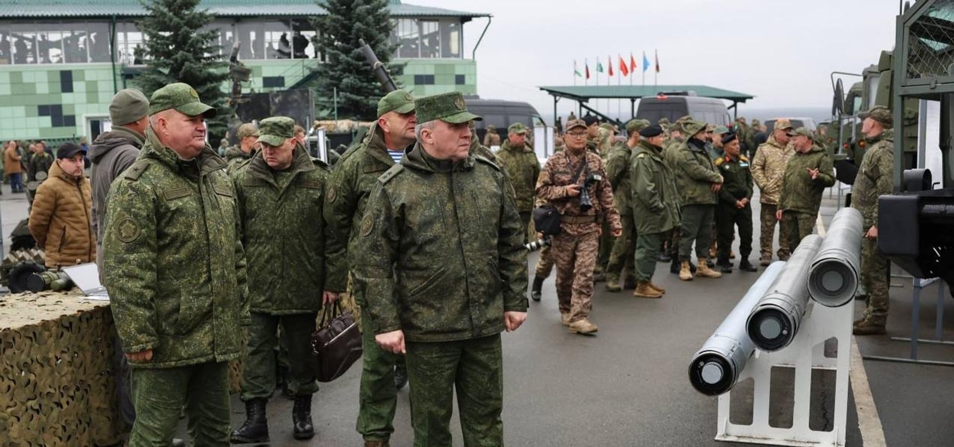 Министр обороны Беларуси Виктор Хренин посетил учения Центр-2026 в России - Sputnik Беларусь, 1920, 02.10.2026