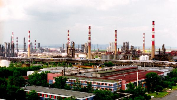 Нефтеперерабатывающий завод ОАО ЛУКОЙЛ в болгарском городе Бургас - Sputnik Беларусь