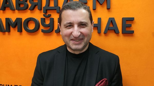 Сосновский: Германия разъединена, но Мерц везёт Зеленскому миллиард - Sputnik Беларусь