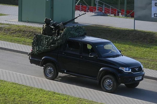 Стральба з пікапаў з буйнакалібернай зброі - Sputnik Беларусь