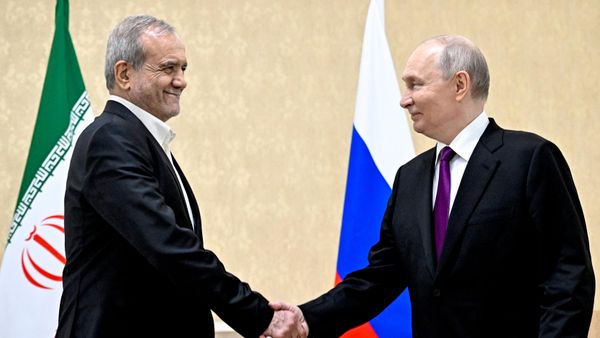 Масуд Пезешкиан и Владимир Путин - Sputnik Беларусь