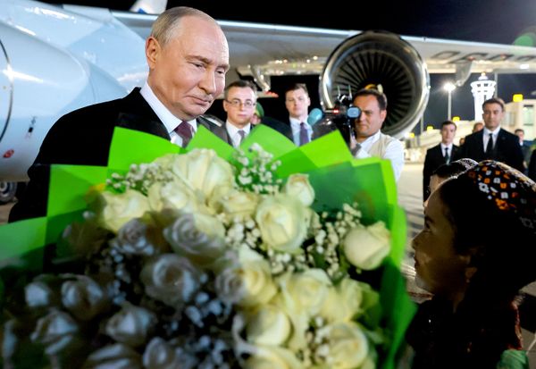 Президент РФ Владимир Путин 8 октября прибыл в международный аэропорт Туркменбаши. - Sputnik Беларусь