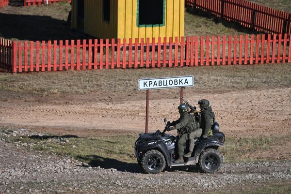 Учения миротворцев стран ОДКБ на полигоне Лосвидо - Sputnik Беларусь
