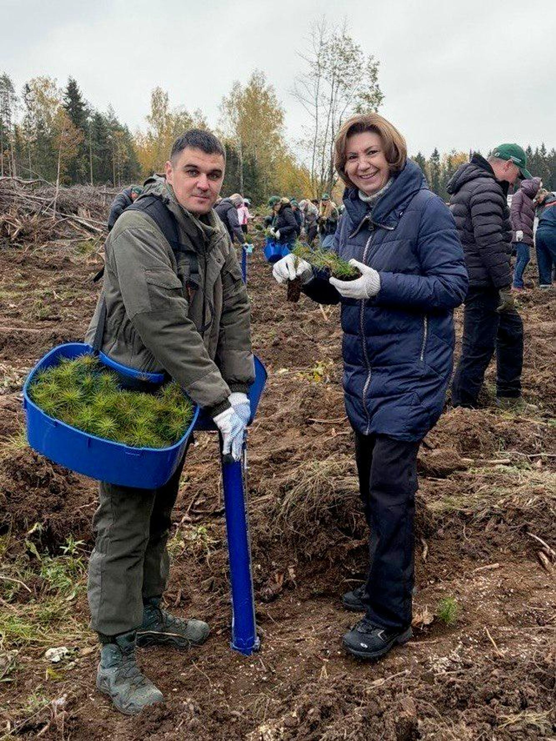 Председатель Совета Республики Наталья Кочанова приняла участие в акции Дай лесу новае жыцце! - Sputnik Беларусь, 1920, 17.10.2026