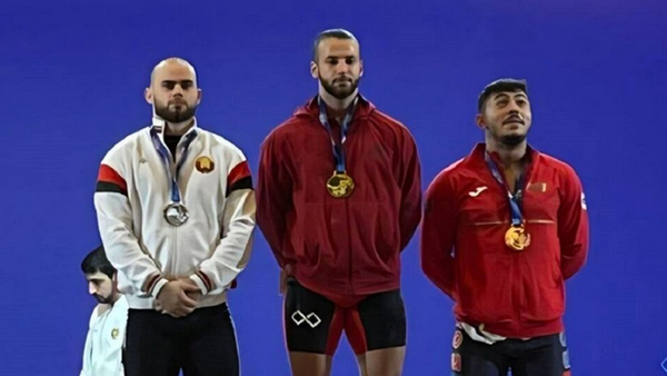 Андрей Балбышев завоевал серебро в рывке на ЧЕ по тяжелой атлетике U23  - Sputnik Беларусь