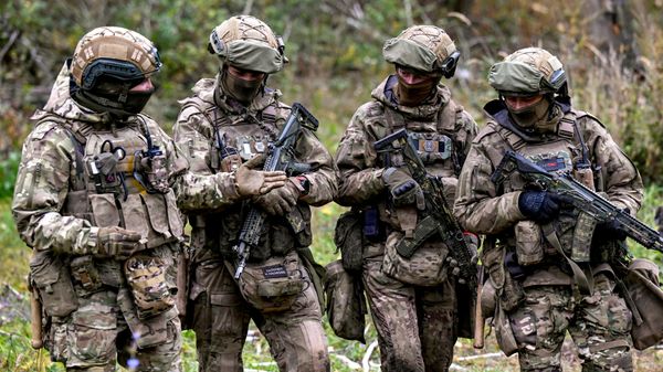Боевое слаживание военнослужащих 83-й ОДШБр группировки войск Север на Сумском направлении СВО - Sputnik Беларусь