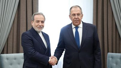 Пресс-конференция Лаврова и Аракчи по итогам переговоров в Тегеране (трансляция)