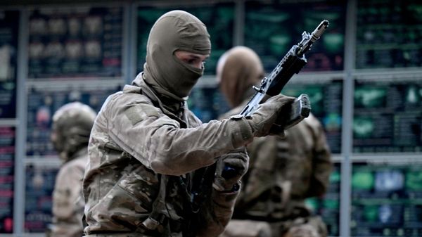 Боевое слаживание военнослужащих 83-й отдельной десантно-штурмовой бригады группировки войск Север на Сумском направлении специальной военной операции - Sputnik Беларусь