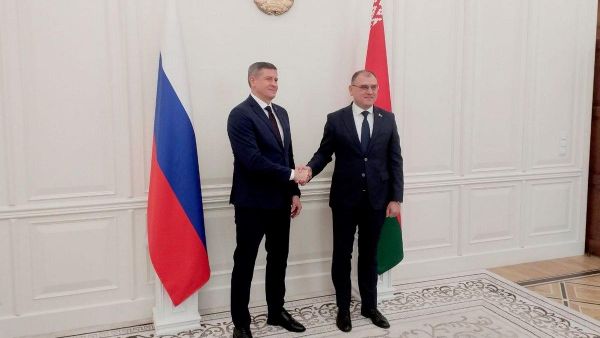 Губернатар Бранскай вобласці Ягор Кавальчук і намеснік старшыні беларускага ўрада Віктарм Каранкевіч - Sputnik Беларусь