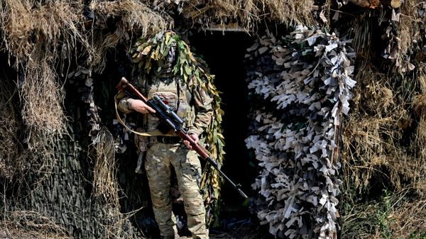 Боевое слаживание снайперских пар группировки войск Центр на Добропольском направлении СВО - Sputnik Беларусь