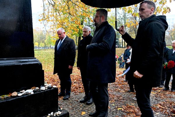 Память узников Минского гетто почтили на мемориале Яма Память узников Минского гетто почтили на мемориале Яма - Sputnik Беларусь
