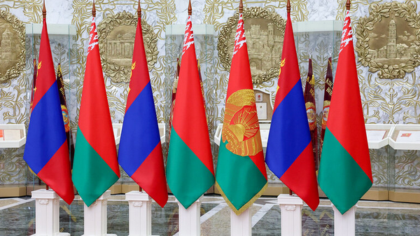 Флаги Беларуси и Монголии - Sputnik Беларусь