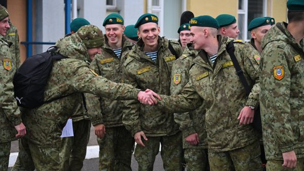 Увольнение в запас в Полоцком погранотряде - Sputnik Беларусь