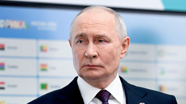 Президент РФ Владимир Путин посетил выставку форума Россия - Африка в Москве - Sputnik Беларусь