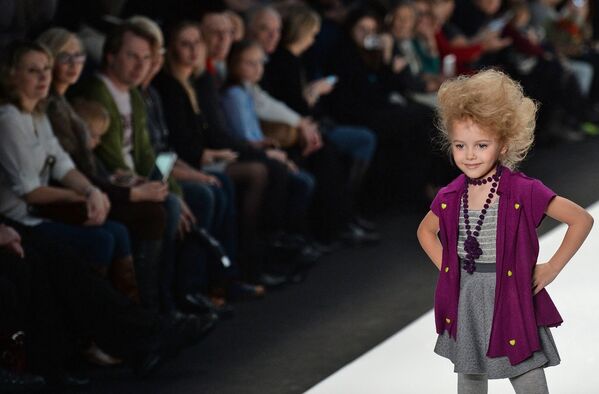 Показ коллекции дизайнерской детской одежды от Полины Голуб - Sputnik Беларусь