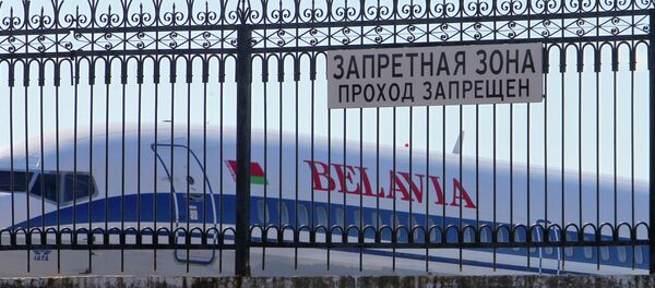 Самолет авиакомпании Белавиа в национальном аэропорту Минск Самолет авиакомпании Белавиа в национальном аэропорту Минск - Sputnik Беларусь