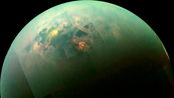 Зонд Кассини запечатлел отражение Солнца на поверхности морей Титана - Sputnik Беларусь