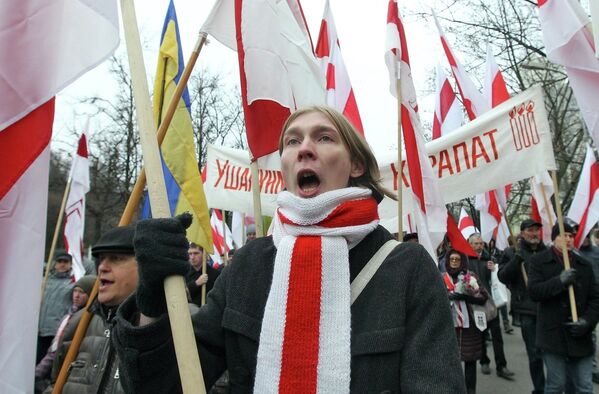 Белорусская оппозиция провела в воскресенье в Минске уличную акцию в День поминовения предков - Sputnik Беларусь