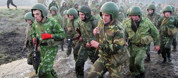 Военнослужащие войск специального назначения Беларуси во время марш-броска - Sputnik Беларусь