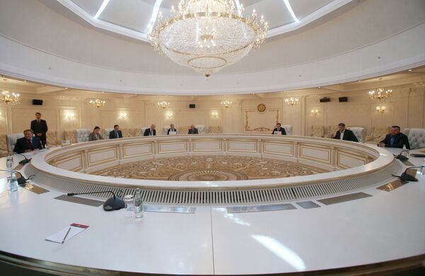 Встреча трехсторонней контактной группы в Минске - Sputnik Беларусь