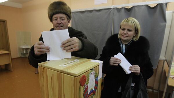 Голосование на избирательном участке - Sputnik Беларусь