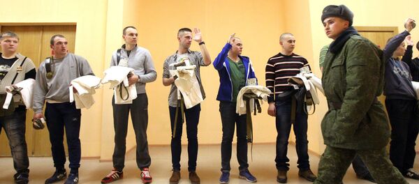 Нічога, калі прызавуць з ВНУ: дэпутат - аб адтэрміноўцы ад войска - Sputnik Беларусь